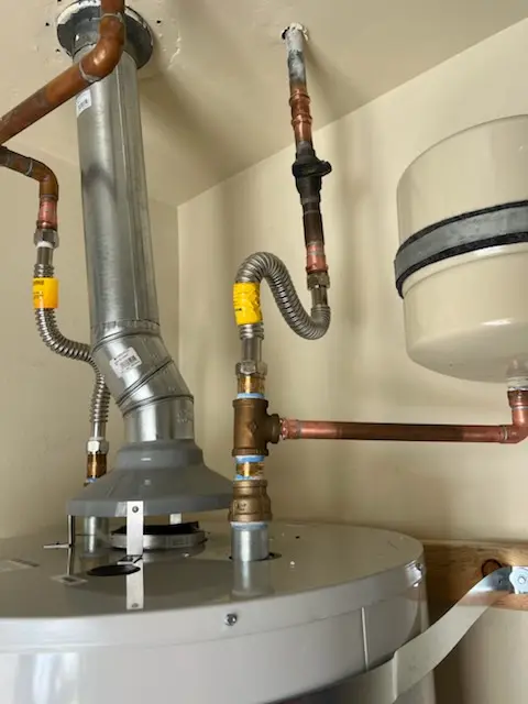 Water heater installation and plumbing repair in Grandwood Park